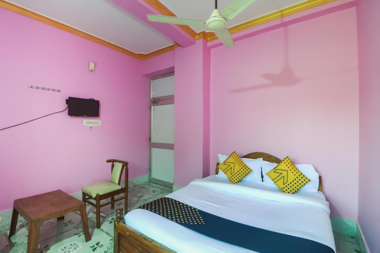 Spot On 65043 Hotel Kalinga Palace Kendrapara Buitenkant foto
