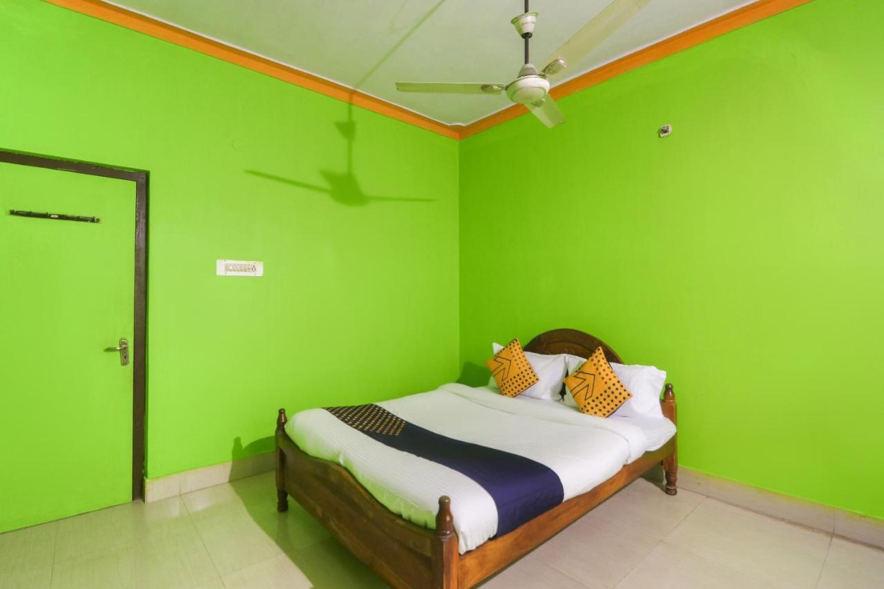 Spot On 65043 Hotel Kalinga Palace Kendrapara Buitenkant foto