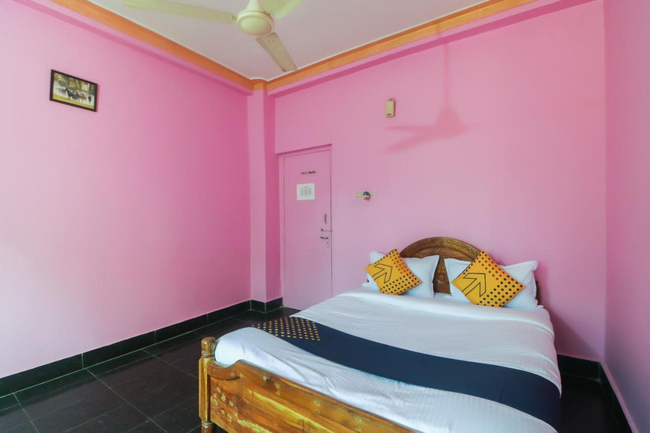 Spot On 65043 Hotel Kalinga Palace Kendrapara Buitenkant foto
