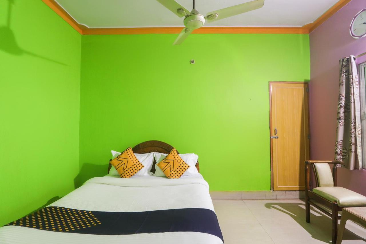 Spot On 65043 Hotel Kalinga Palace Kendrapara Buitenkant foto
